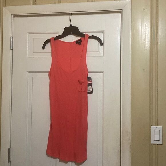 New T-shirt - Picture 1 of 5